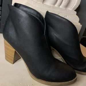 Serra Black Ankle Bootie